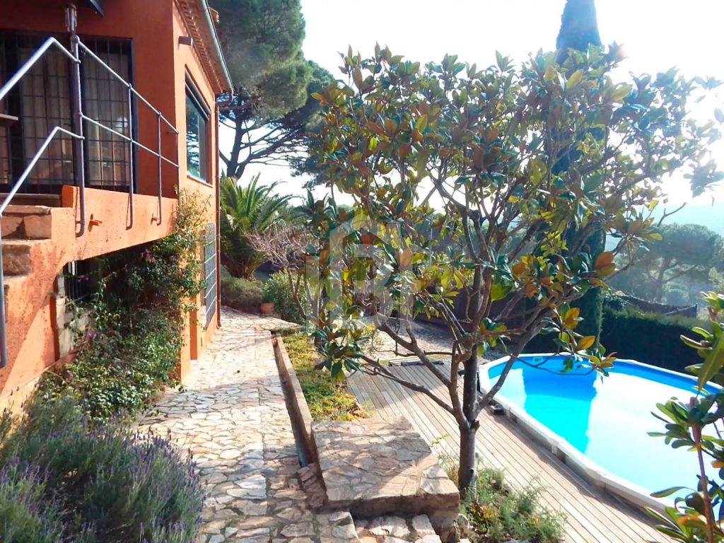 2014-01-01-00-00-00-381-1476230