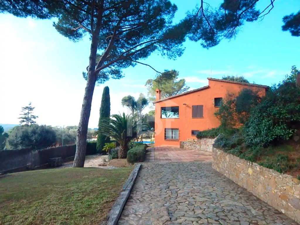 2014-01-01-00-00-00-406-1476236